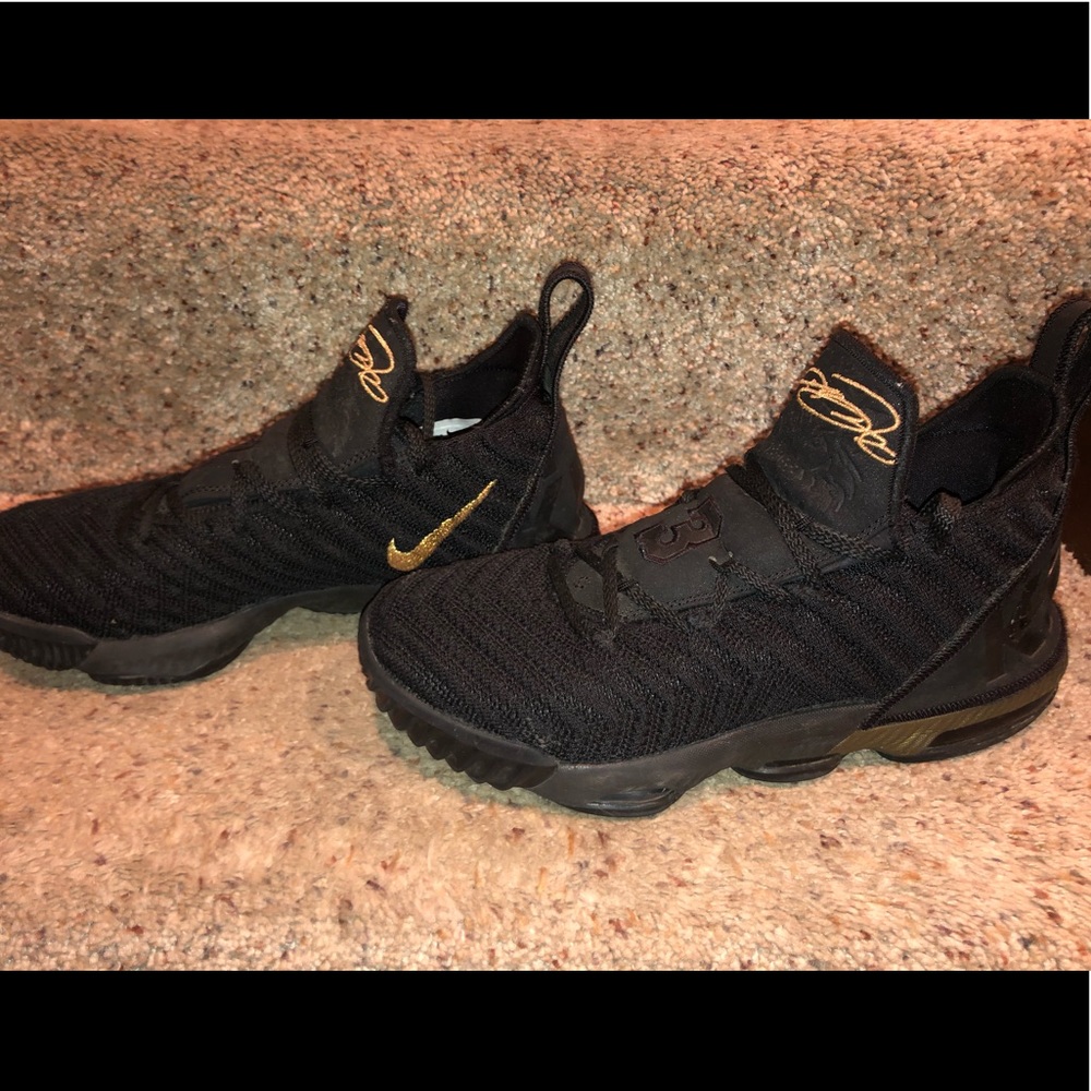 Nike LeBron 16 7 youth like new